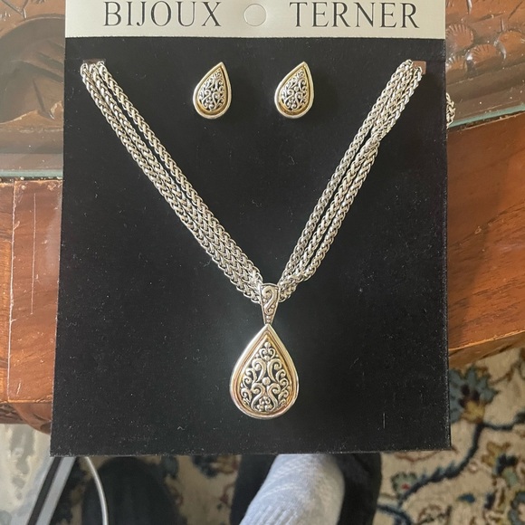 Bijoux Terner Jewelry - Bijoux Terner Silver Filigree Necklace and Earring Set